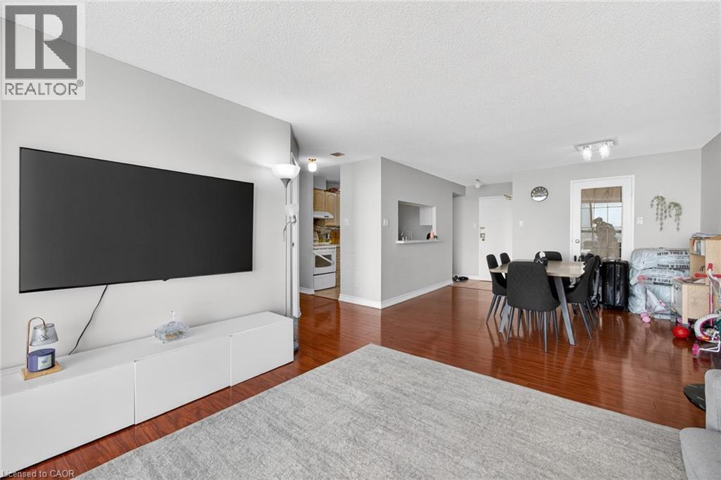 25 TRAILWOOD Drive Unit# 1004