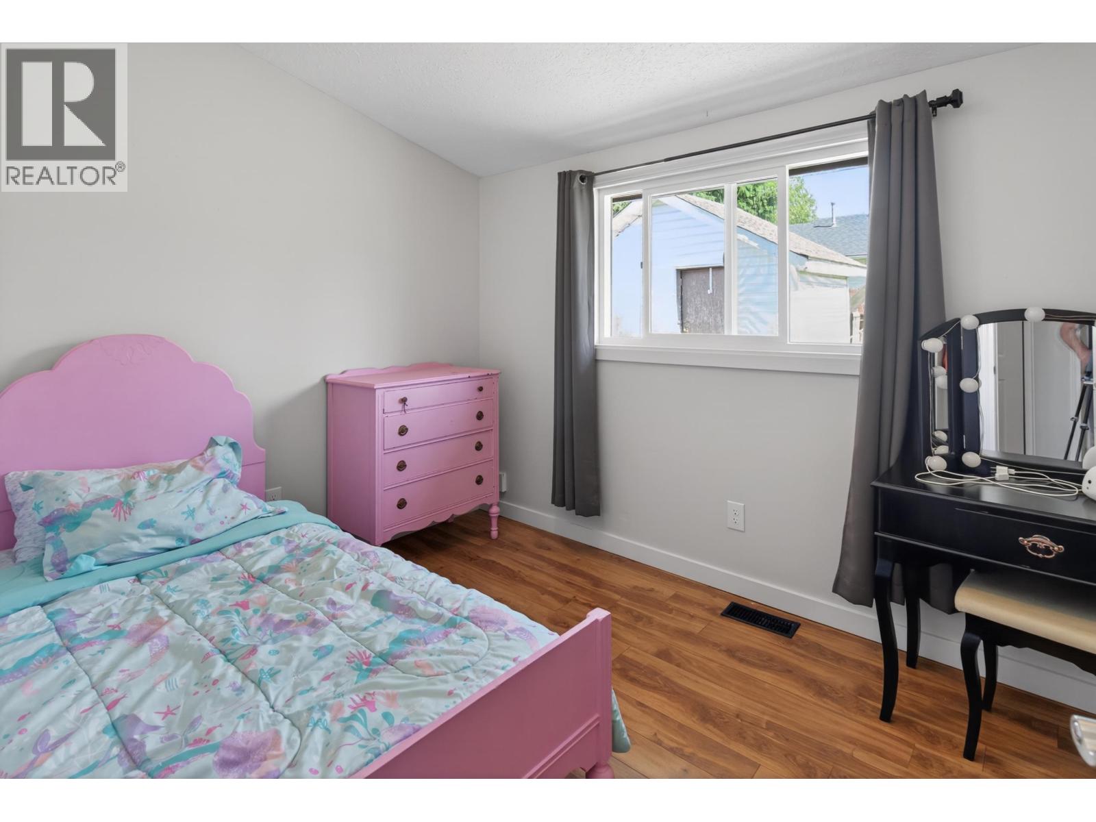 4 DRAKE STREET - 17