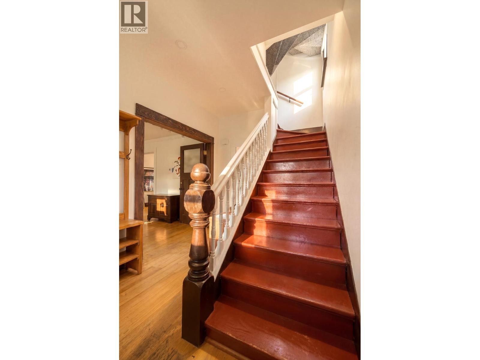 1746 WILLIAM STREET — photo 2