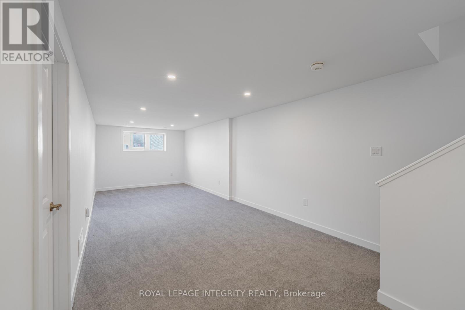 53 MAIZE STREET - 32