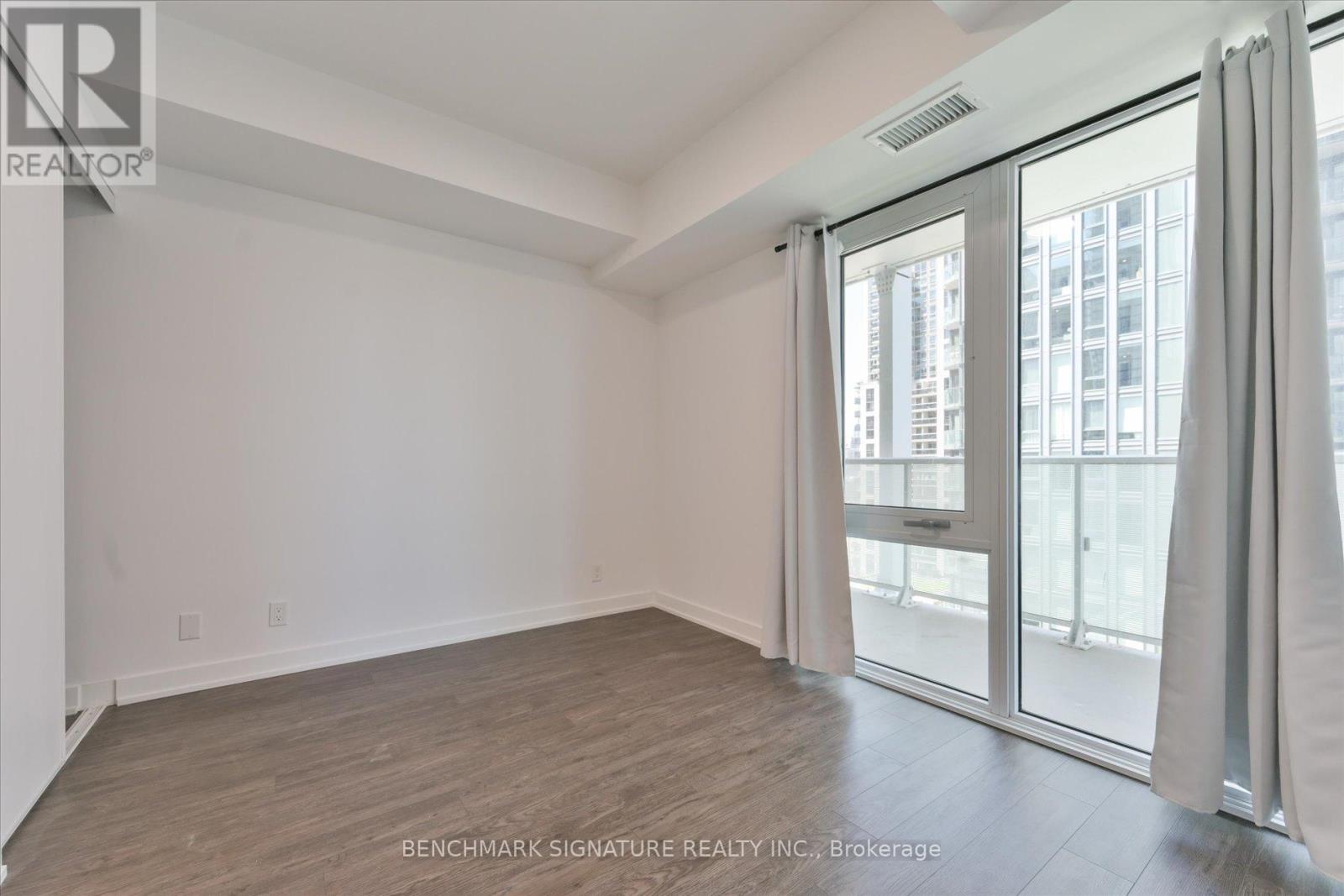 #1212 88 QUEEN STREET E - 11