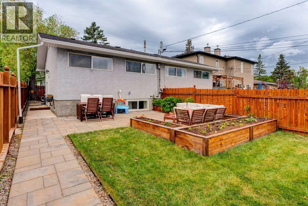 1618 43 Street SW - 38