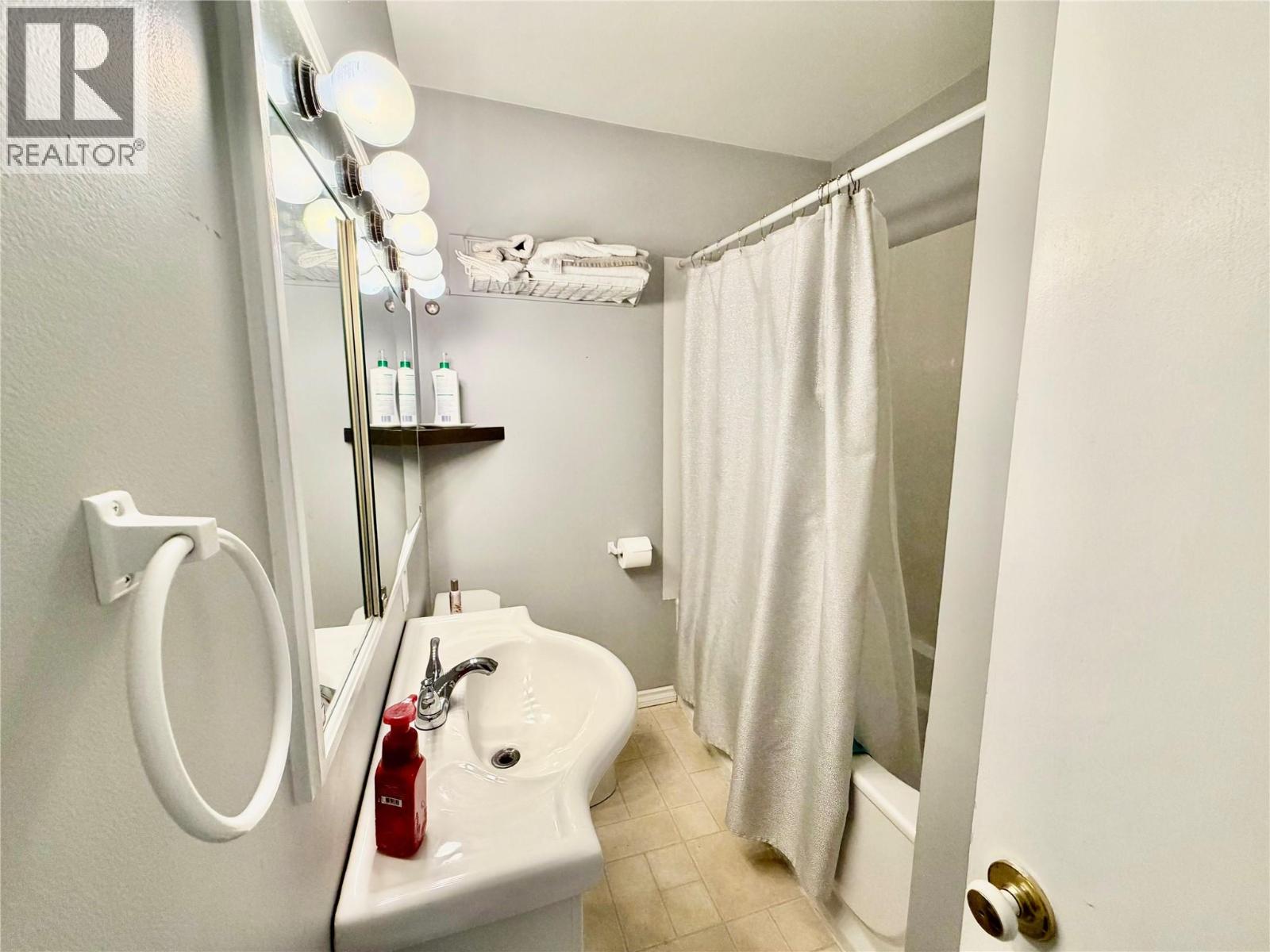 9128 8 Street - 13