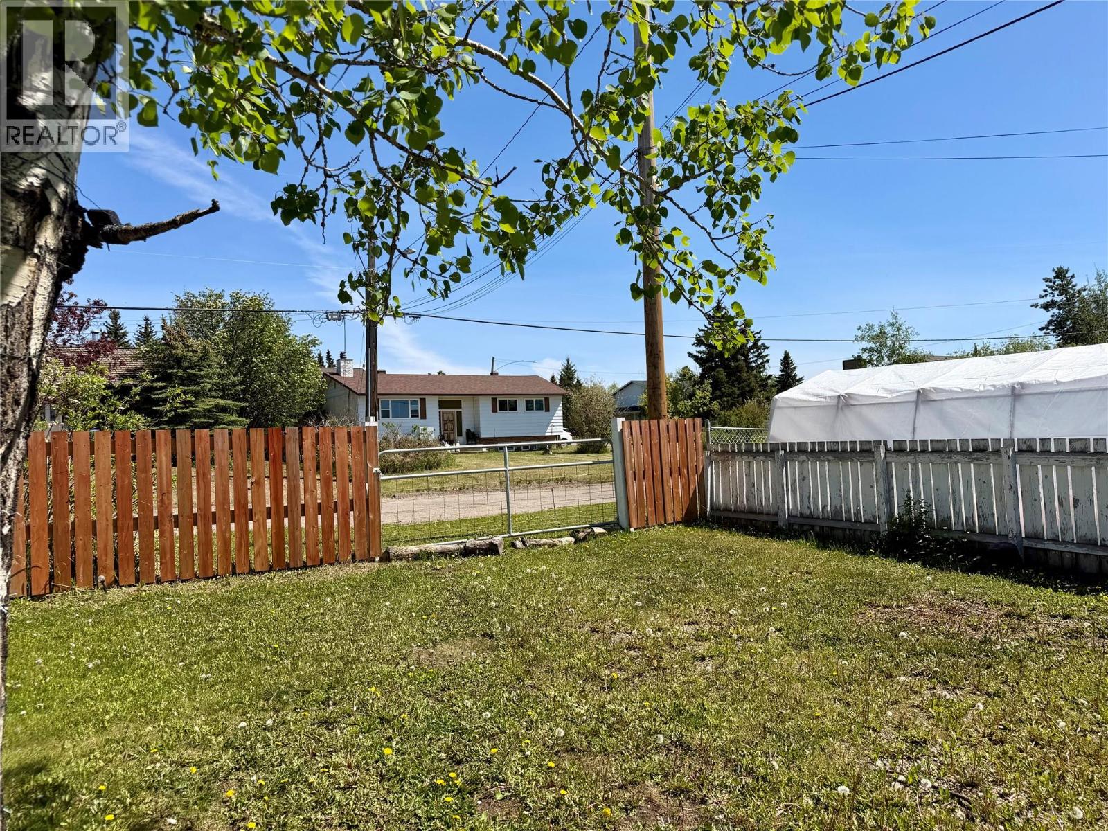 9128 8 Street - 33