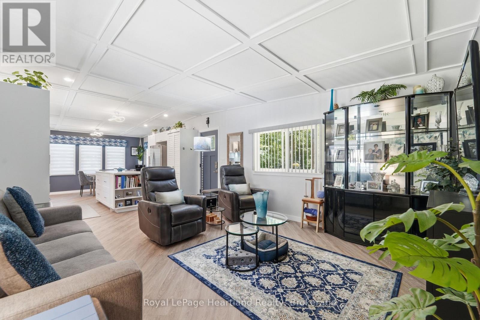 205 CHESTNUT DRIVE - Image 10