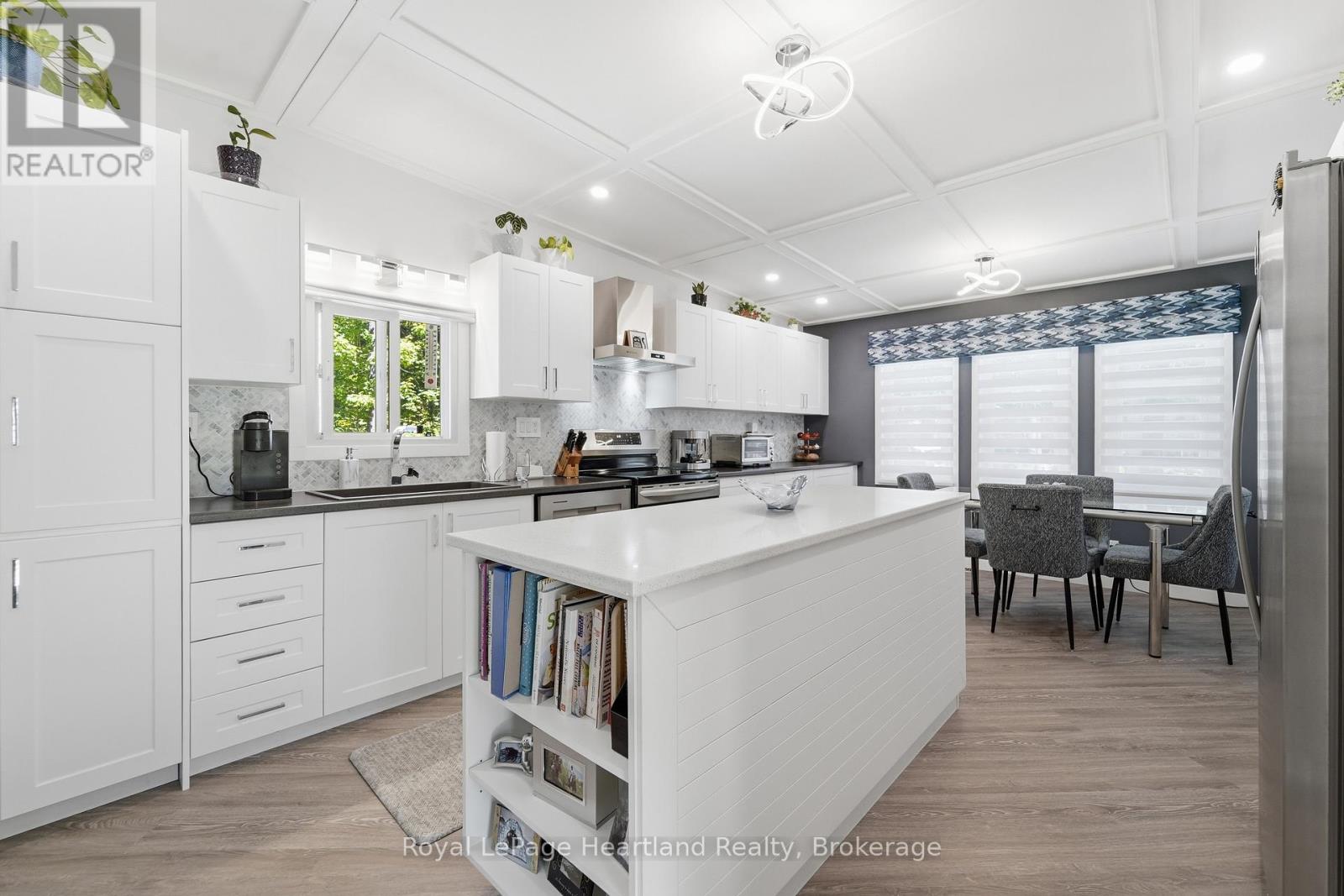 205 CHESTNUT DRIVE - 2