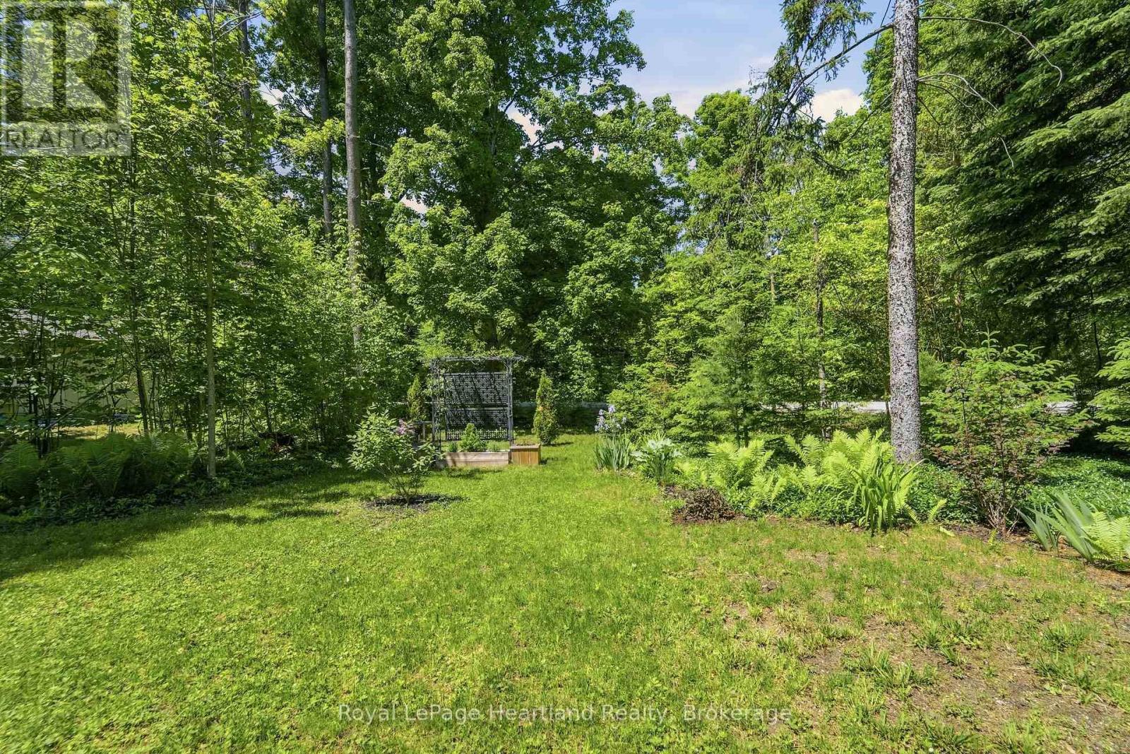 205 CHESTNUT DRIVE - Image 25