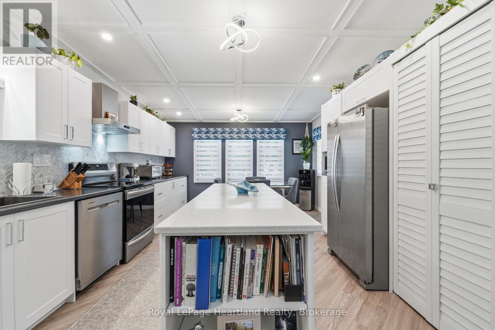 205 CHESTNUT DRIVE - Image 3