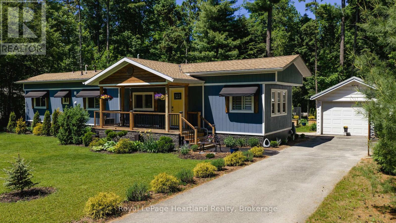 205 CHESTNUT DRIVE - Image 34