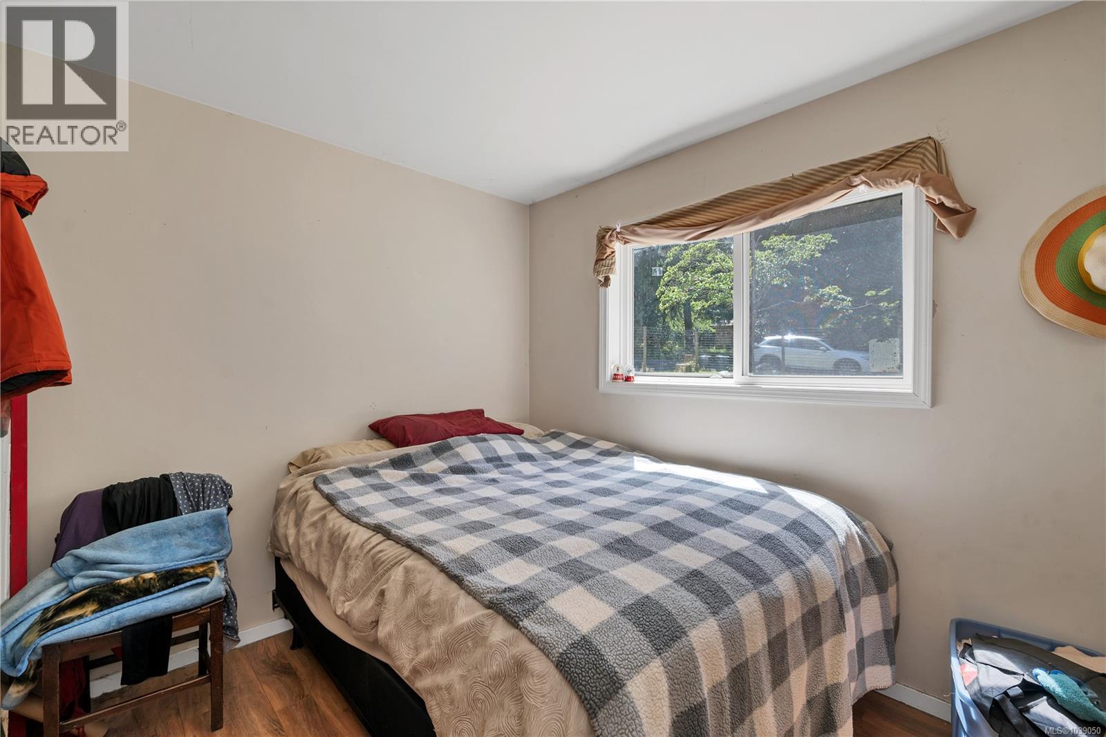 1376 Hooley Rd - 33