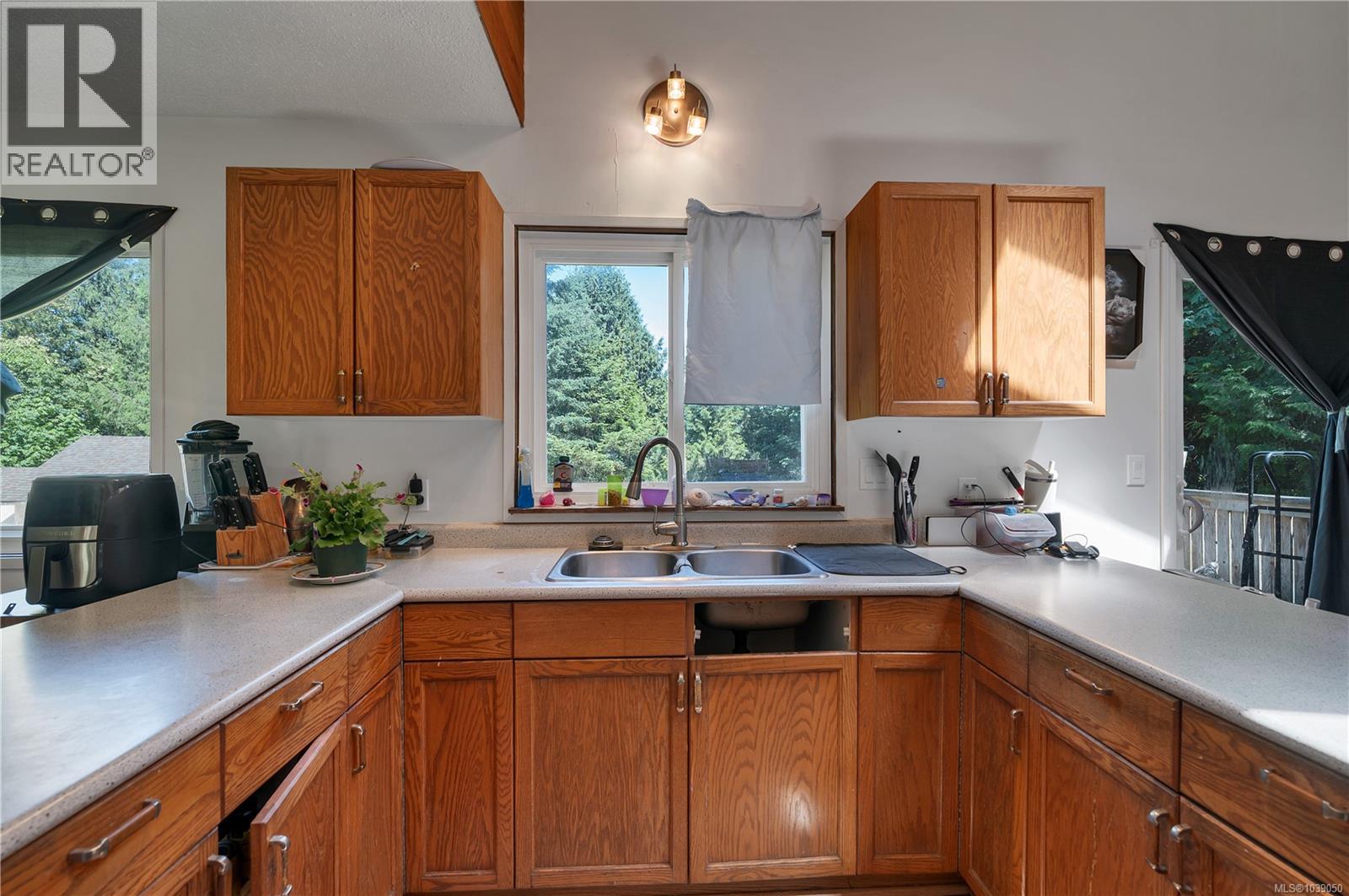 1376 Hooley Rd - 9