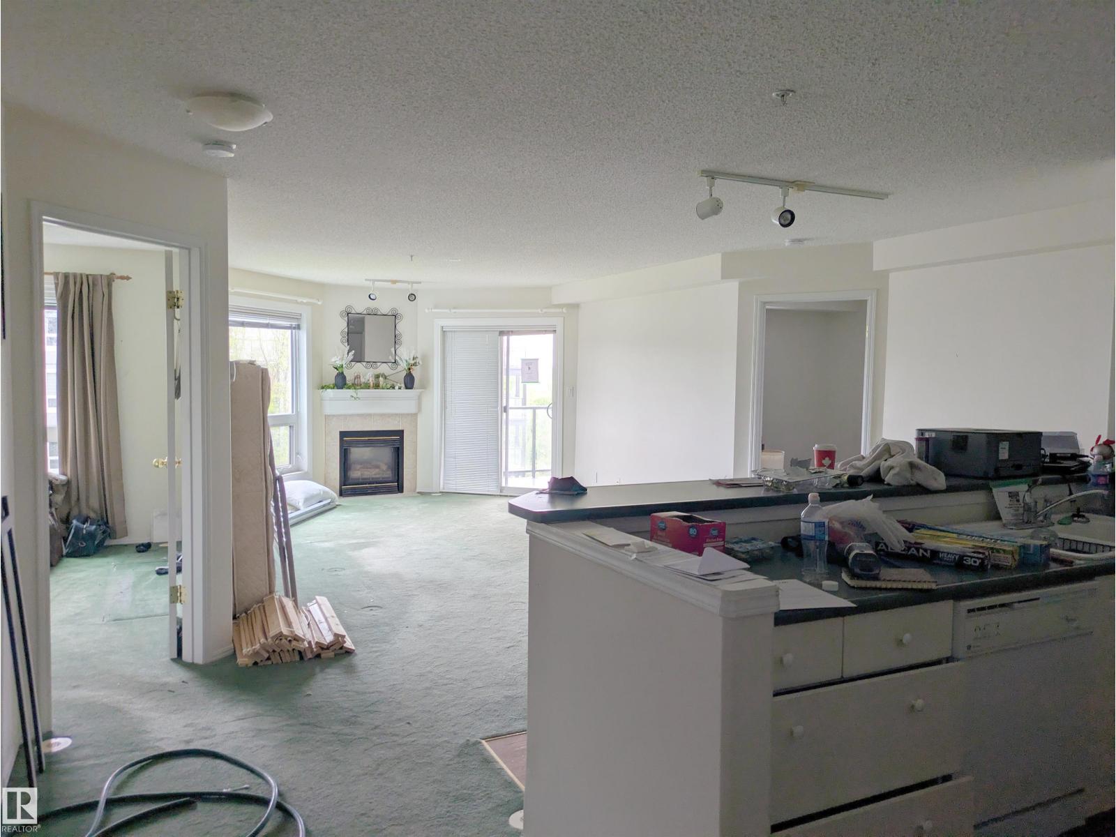 #402 7905 96 ST NW - 7