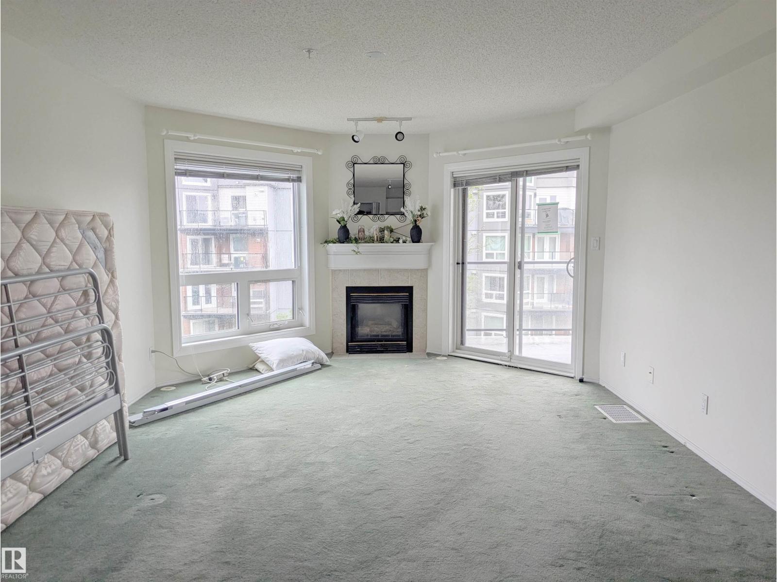 #402 7905 96 ST NW - 9