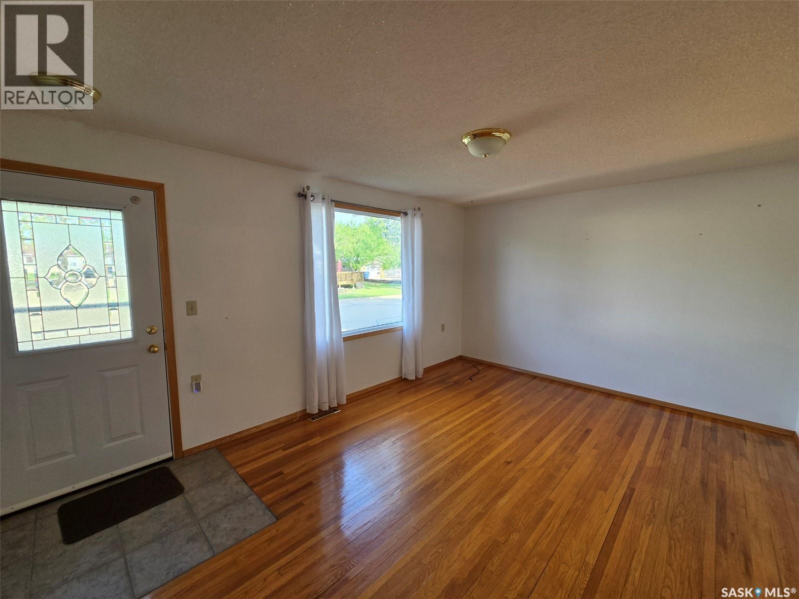 118 5th STREET W - 19