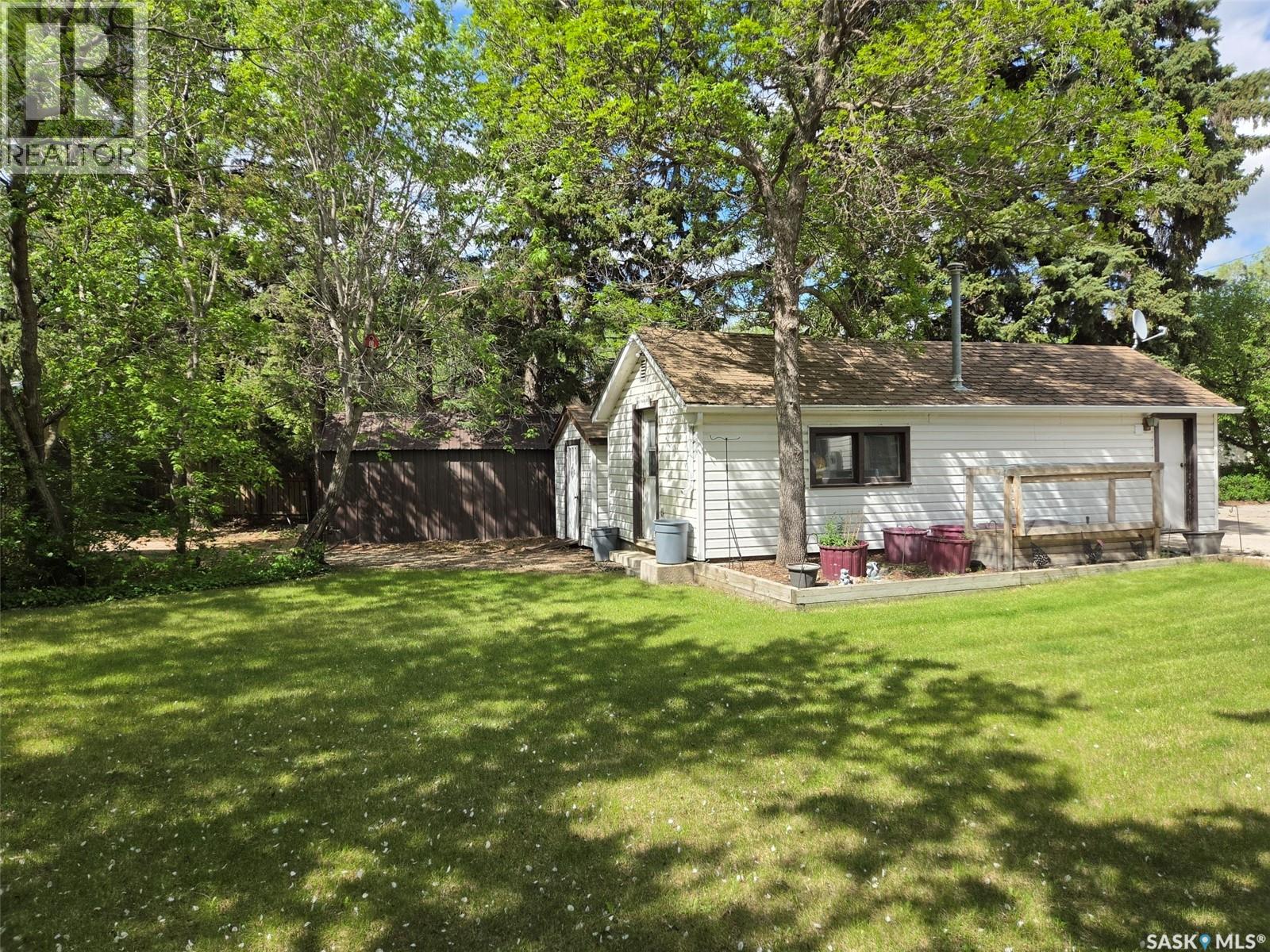 118 5th STREET W - 8