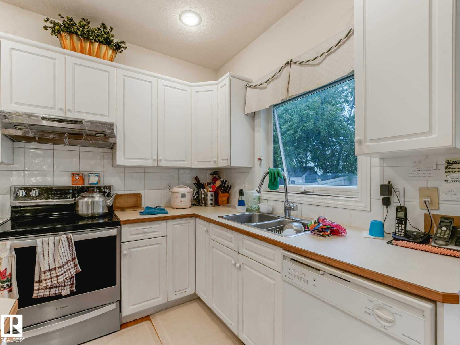 11568 15 AV NW - 36