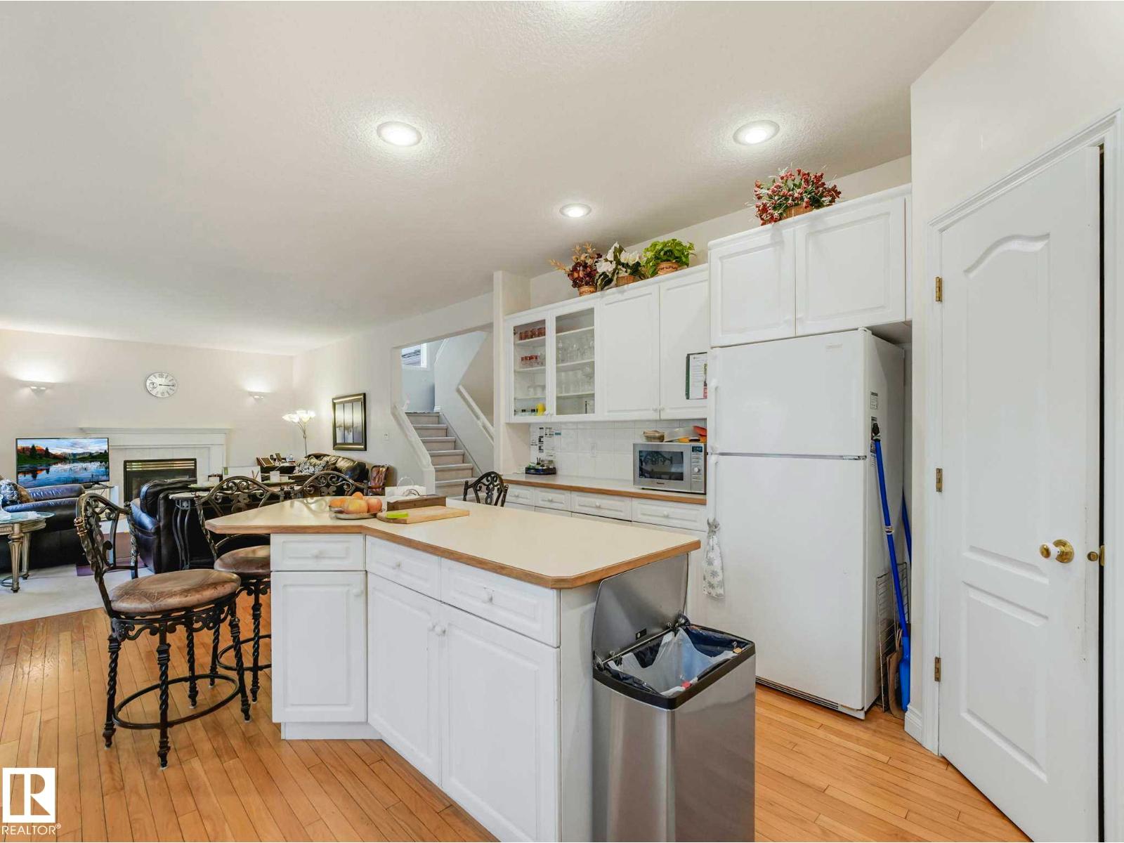 11568 15 AV NW - 37