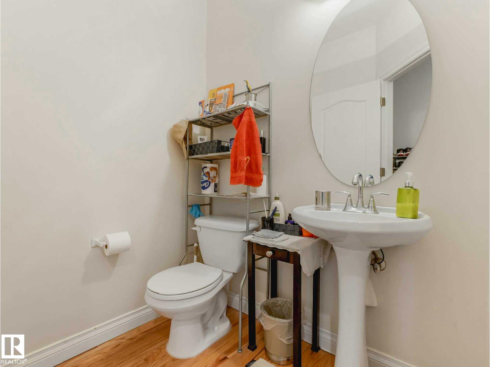 11568 15 AV NW - 44