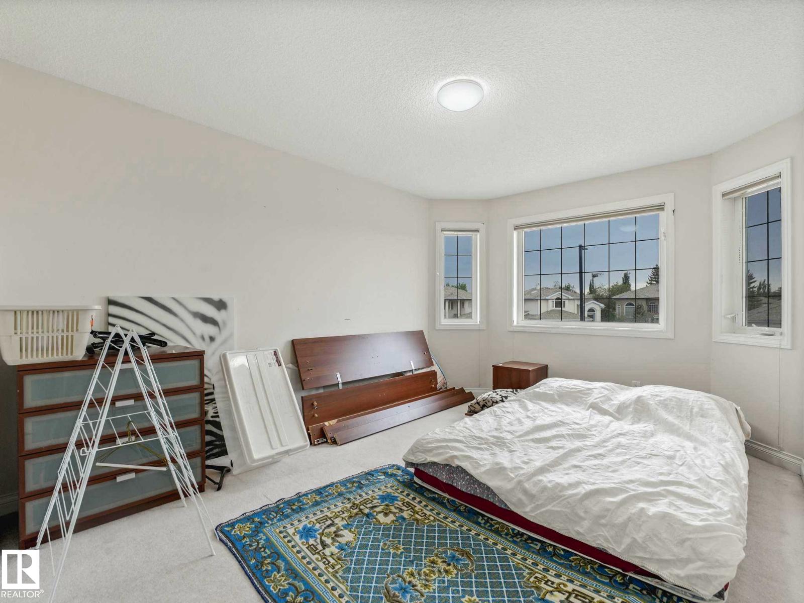 11568 15 AV NW - 46