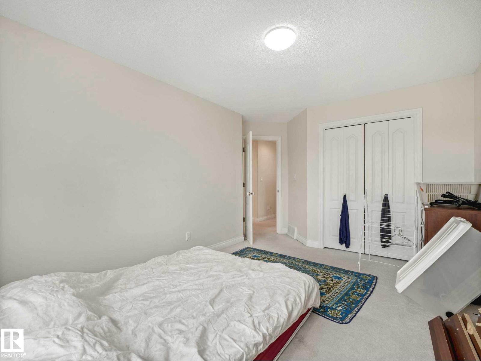 11568 15 AV NW - 47