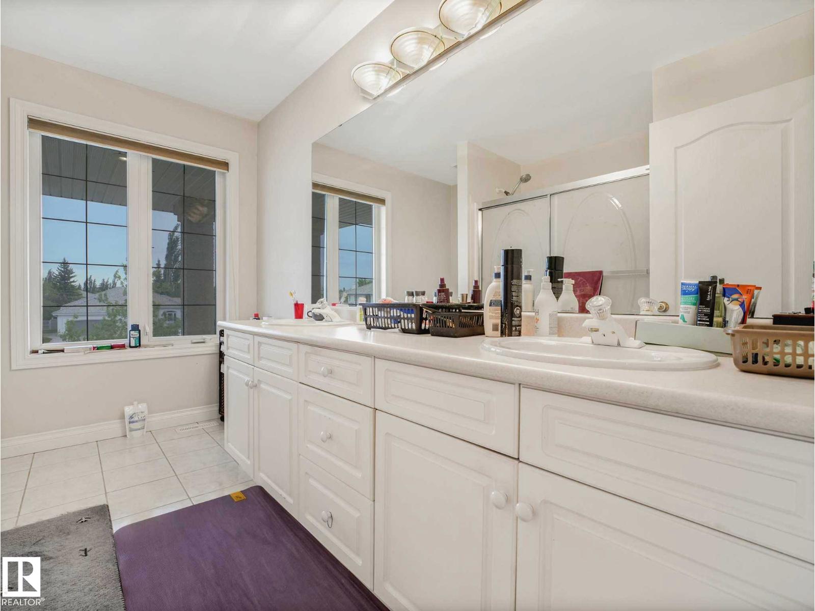 11568 15 AV NW - 49