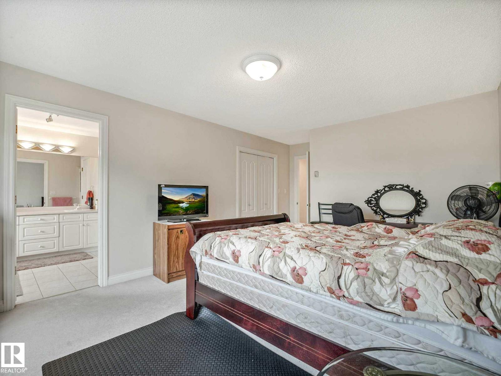 11568 15 AV NW - 52