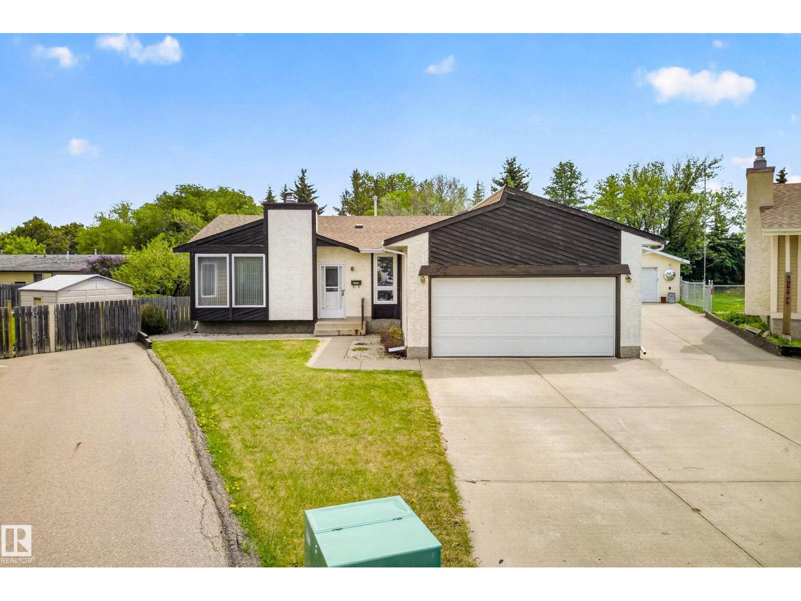 11903 138 AV NW exterior