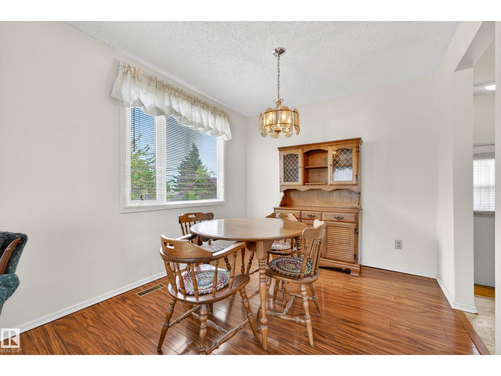 11903 138 AV NW - 19