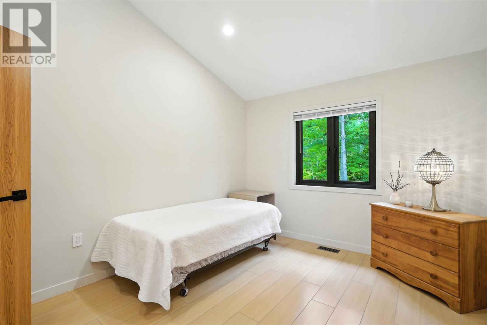 4223 Queen ST - 30