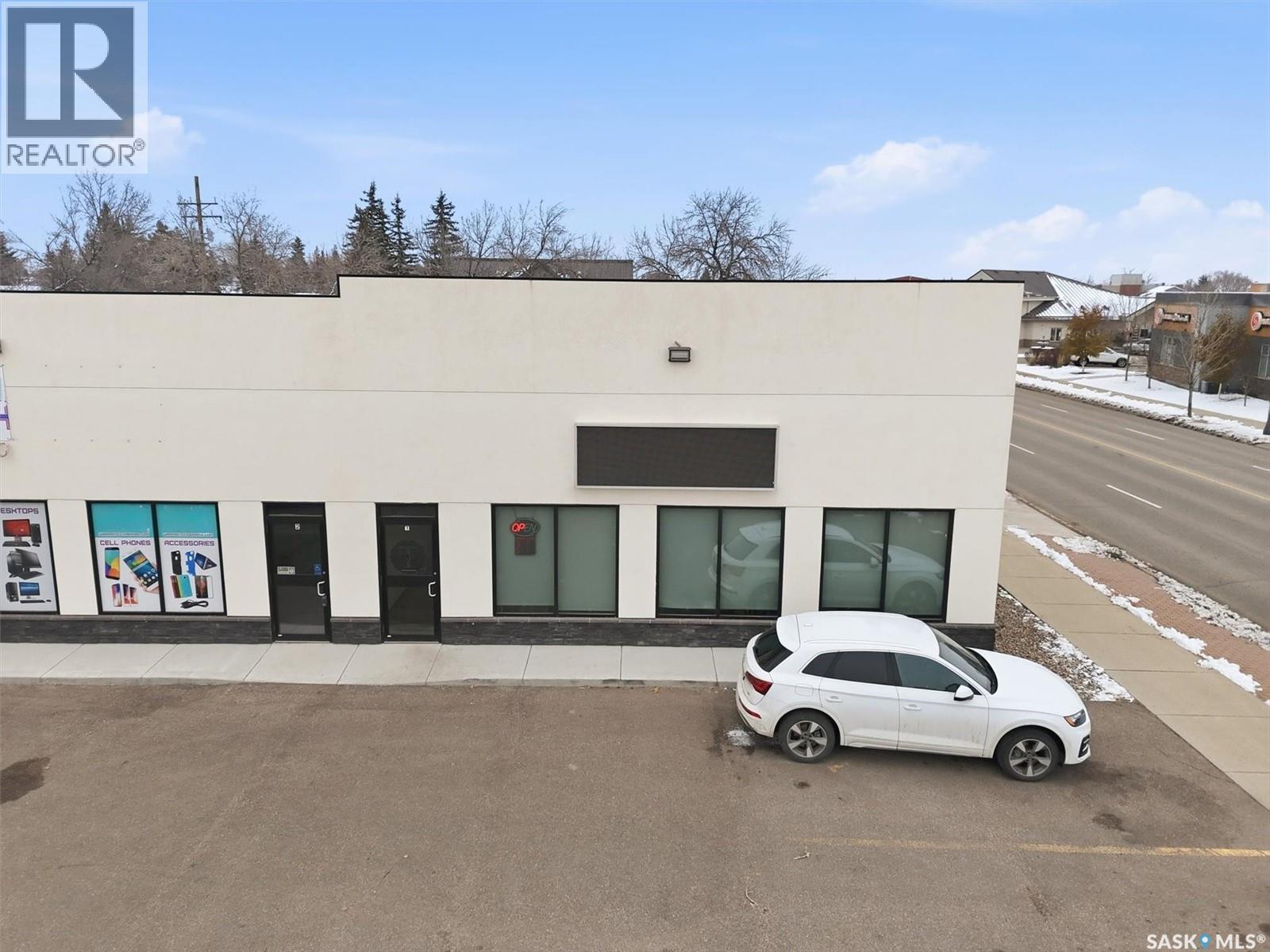 4 212 Central STREET W - photo 2