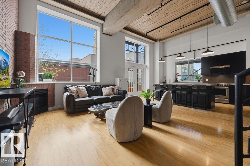 #104 10330 104 ST NW - 11