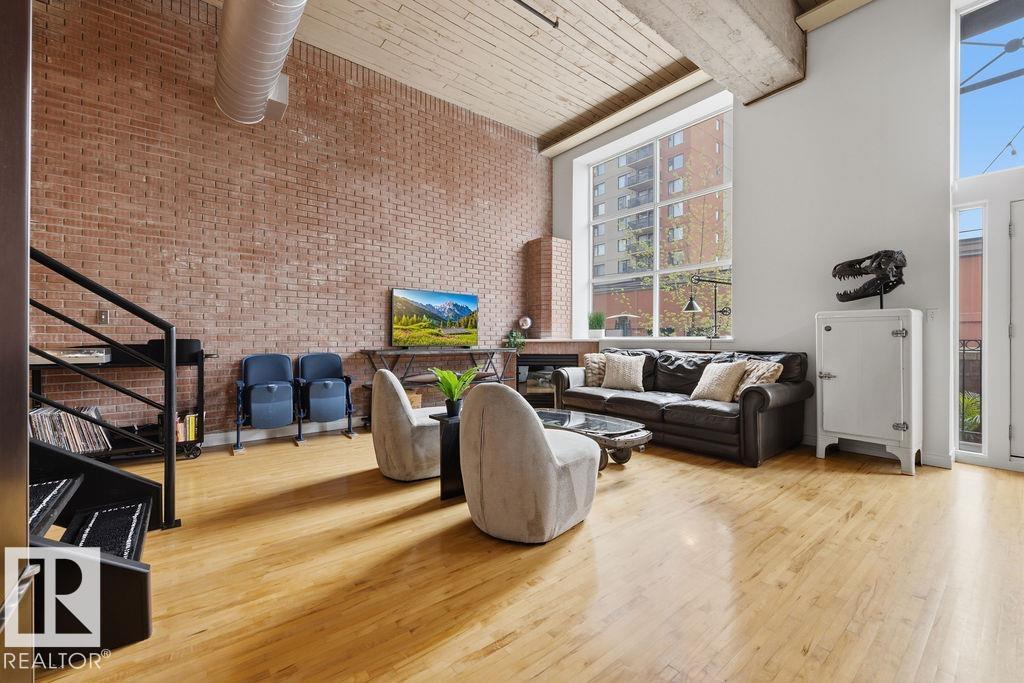 #104 10330 104 ST NW - 12