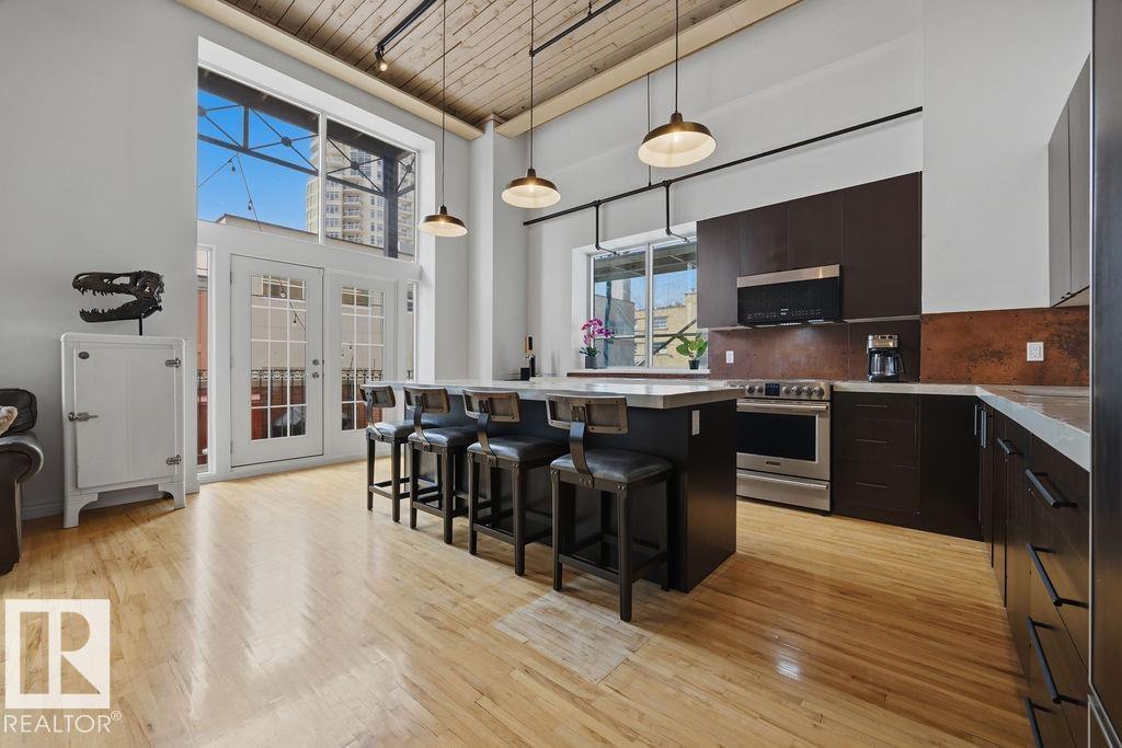 #104 10330 104 ST NW - 24