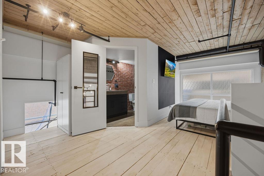 #104 10330 104 ST NW - 26