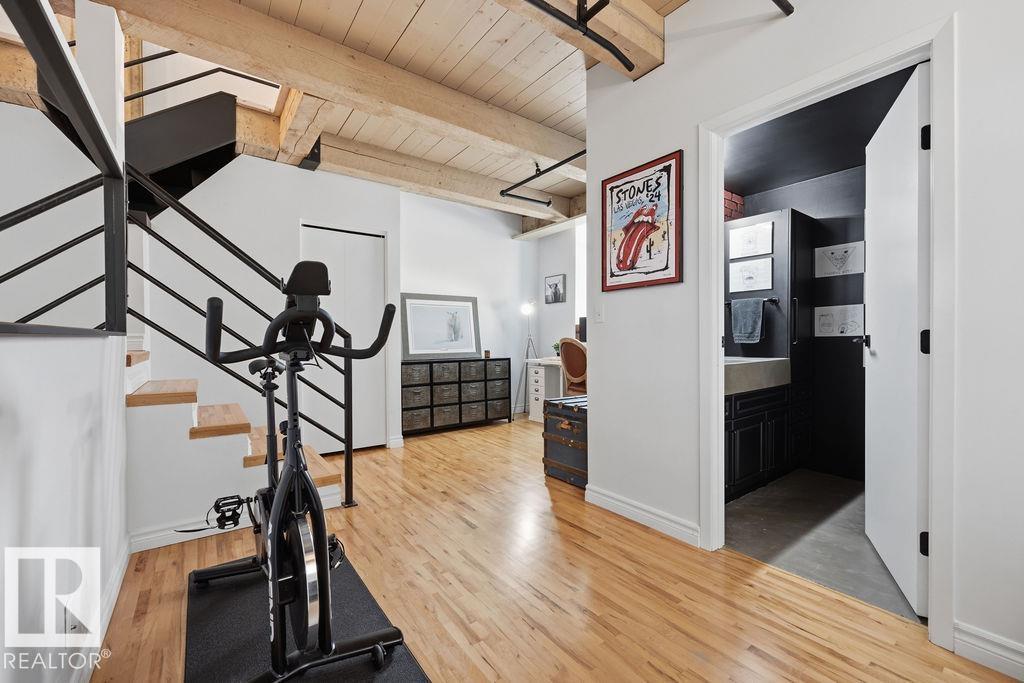 #104 10330 104 ST NW - 33