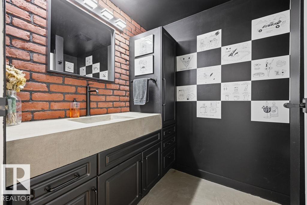 #104 10330 104 ST NW - 34