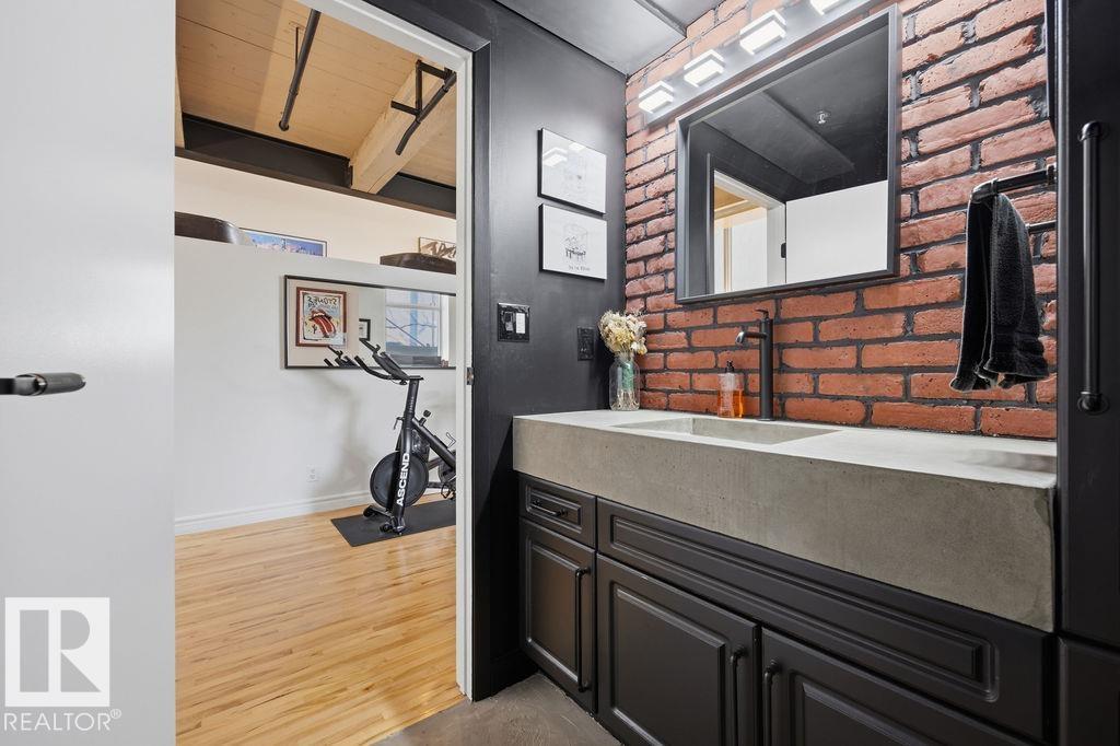 #104 10330 104 ST NW - 35