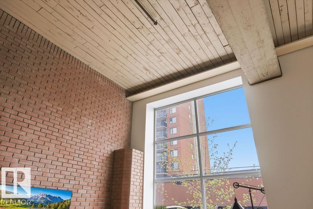#104 10330 104 ST NW - 45
