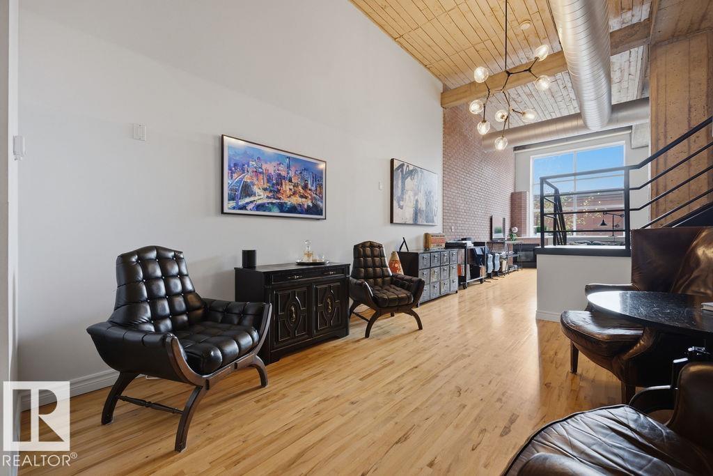 #104 10330 104 ST NW - 7