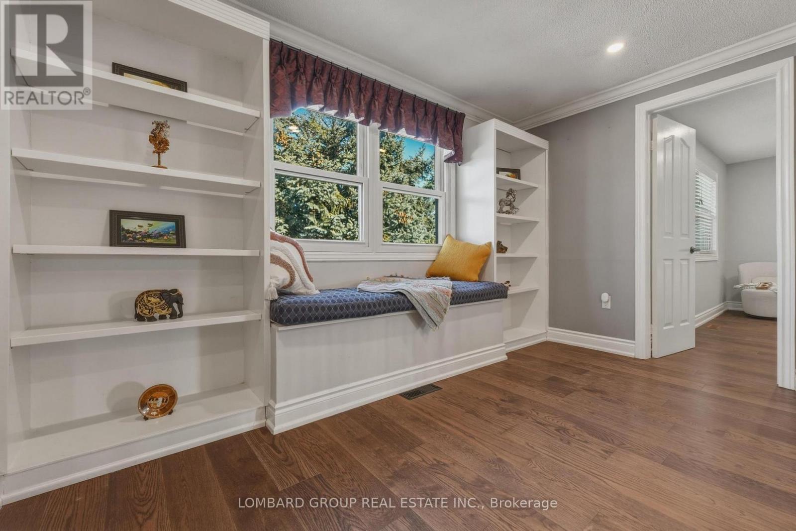 10 WHITMORE COURT - 25