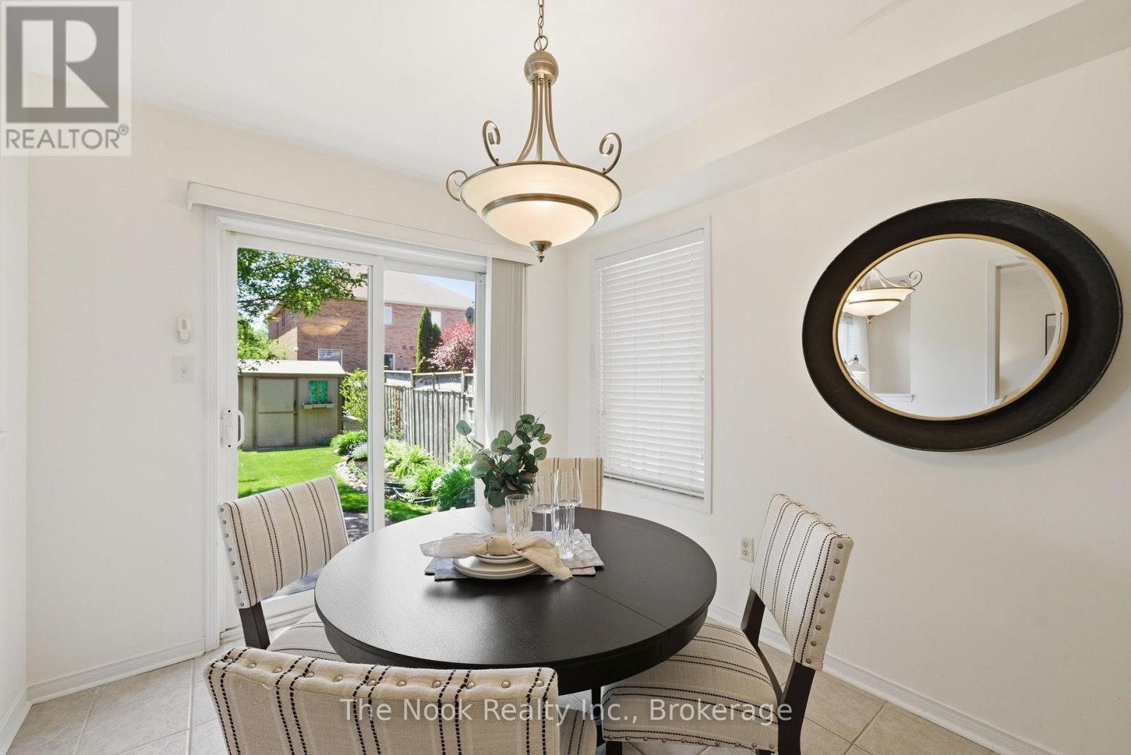 39 RAMPART CRESCENT - 17