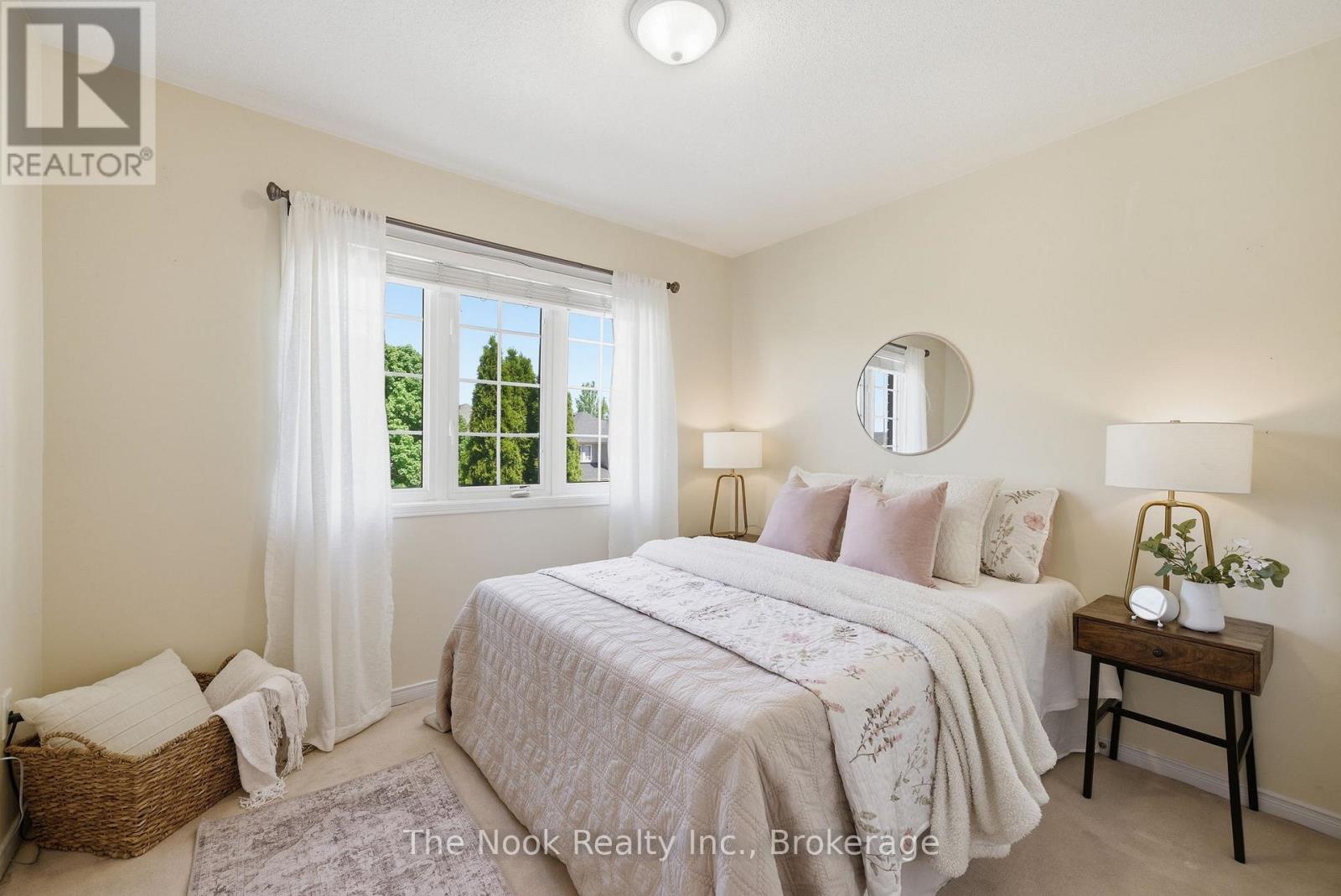 39 RAMPART CRESCENT - 26