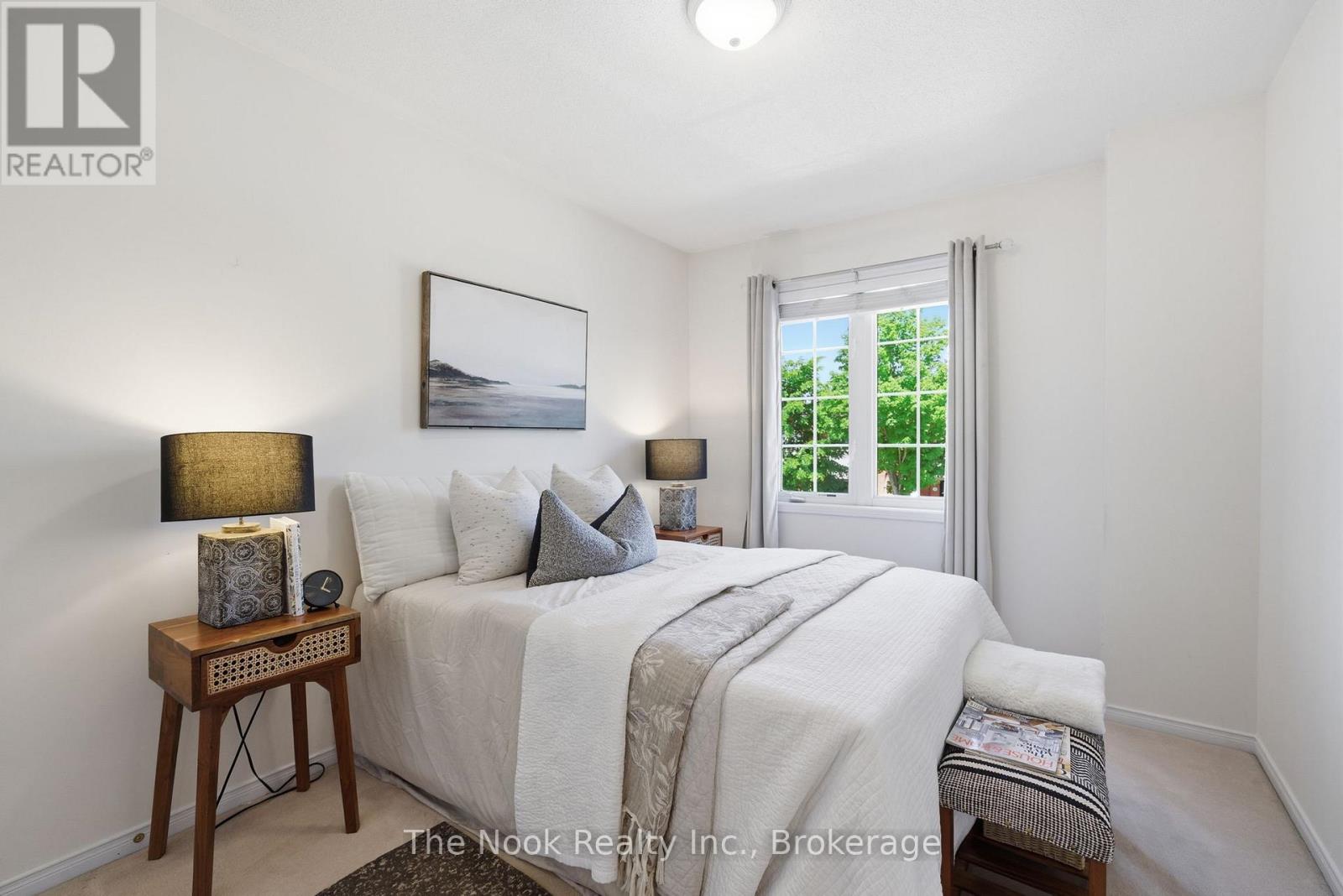 39 RAMPART CRESCENT - 28