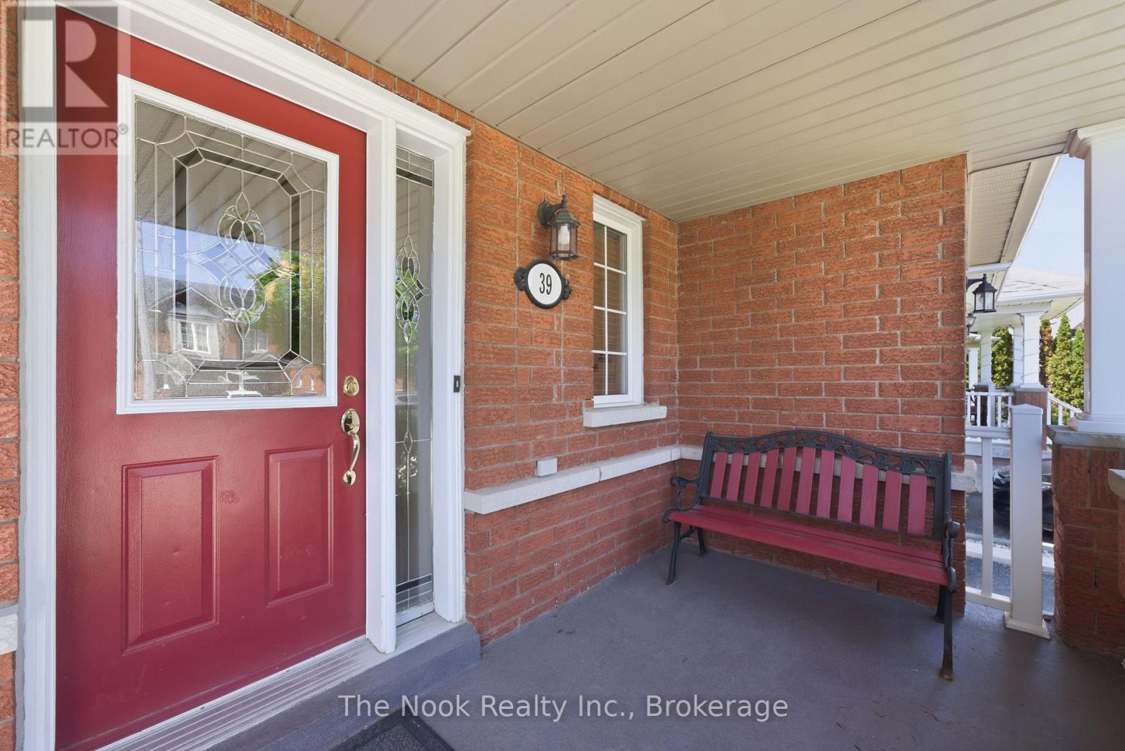 39 RAMPART CRESCENT - 6