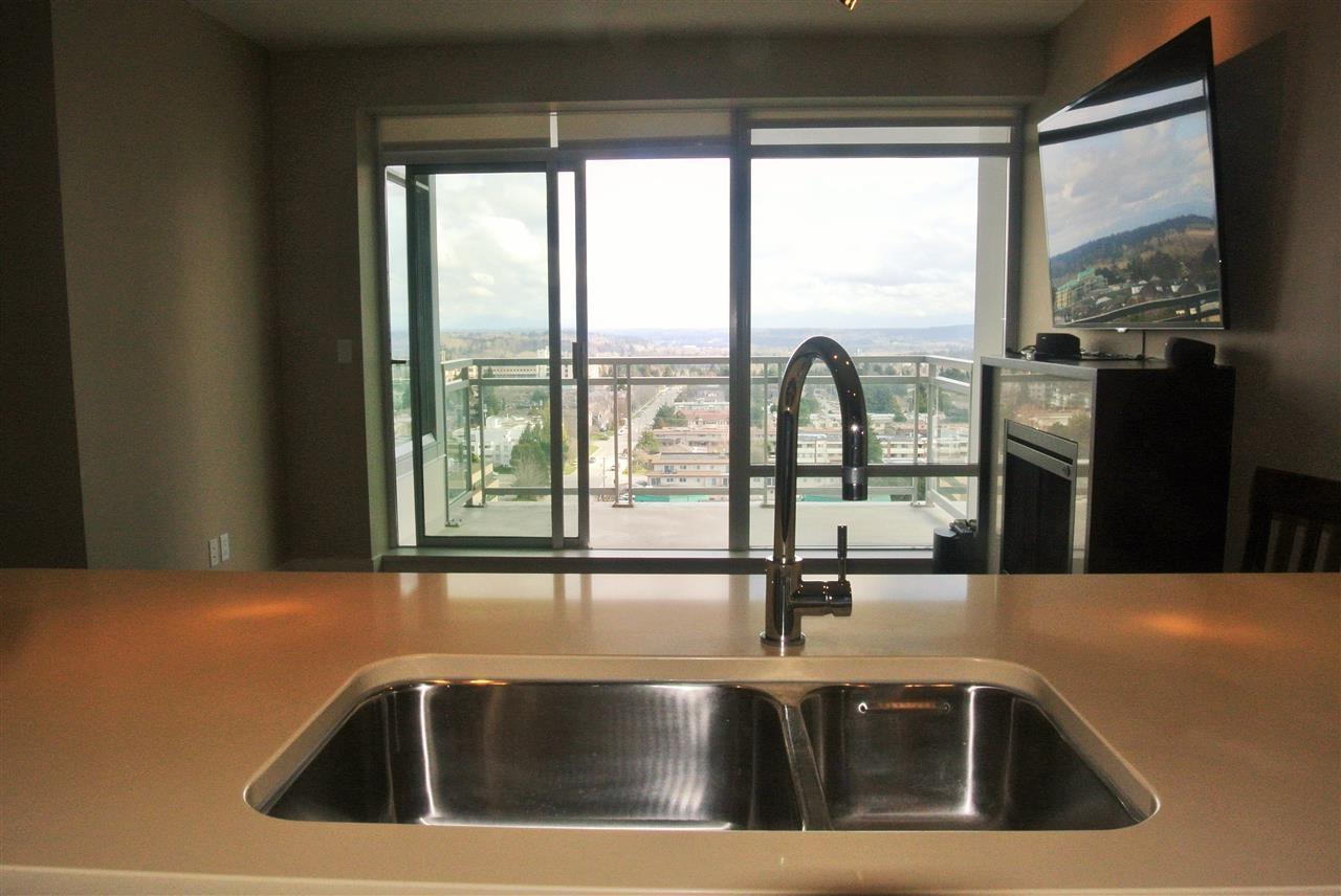 1407 15152 RUSSELL AVENUE, White Rock