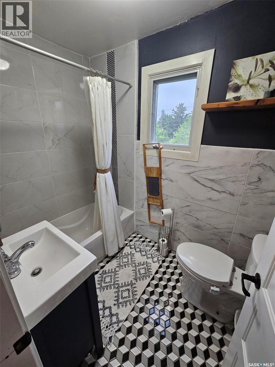 306 West 1st STREET - 16
