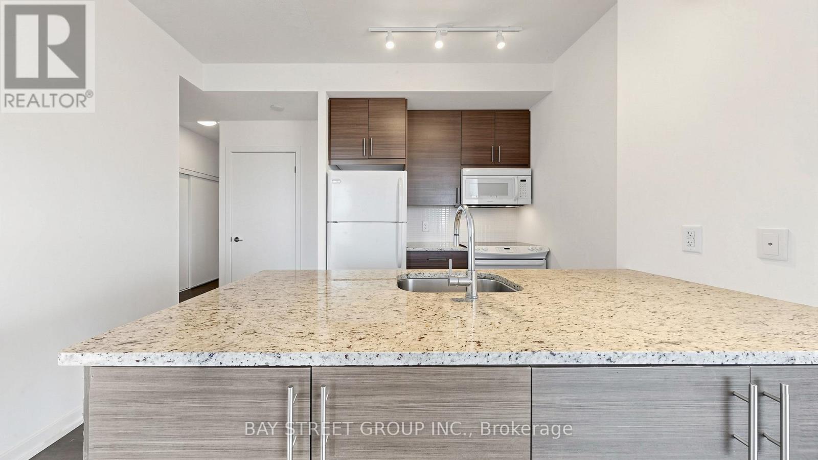 #2112 70 FOREST MANOR ROAD - 22