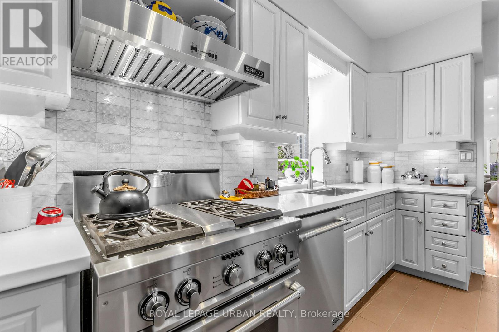 115 JACKMAN AVENUE - 10