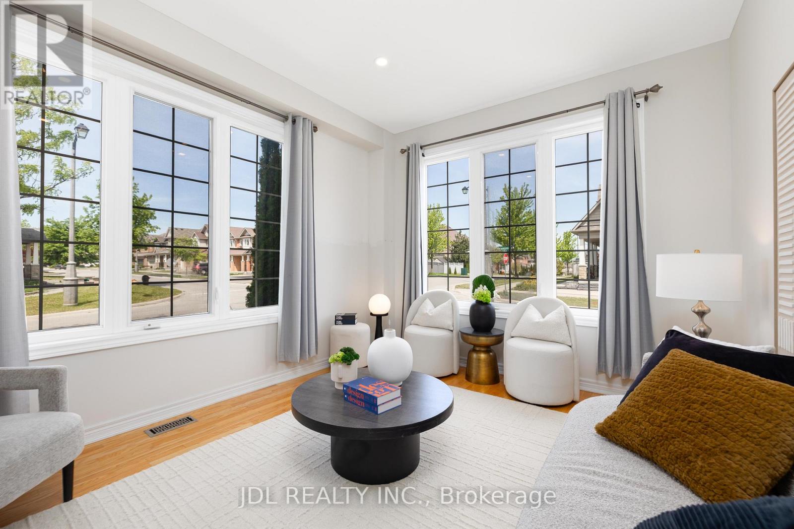 3 MANSARD DRIVE - 6