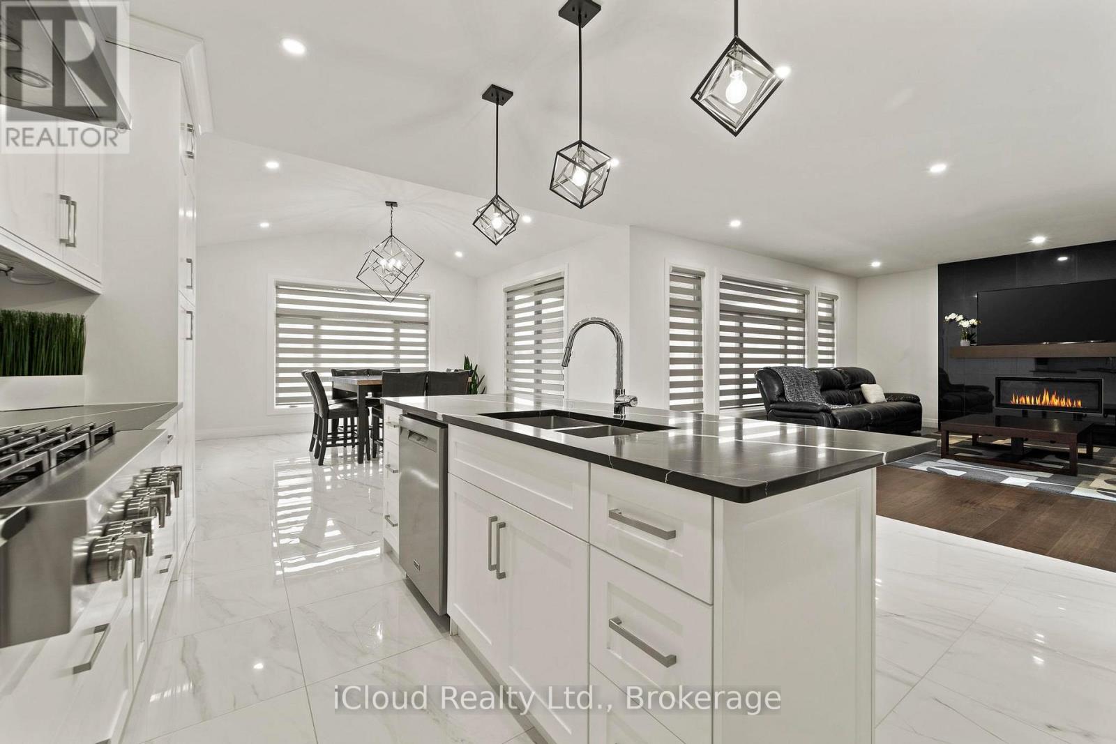 222 COWAN COURT - 12